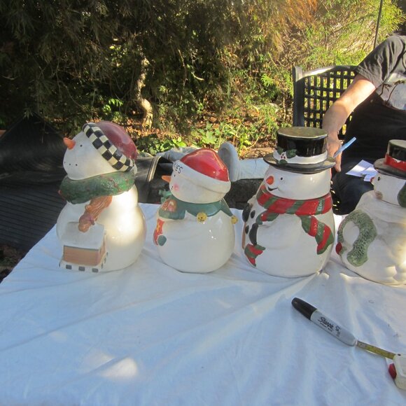 VTG SNOWMAN COOKIE JARS, DIFFERENT STYLES, ALL CERMIC PRICE IS EACH - Picture 6 of 15